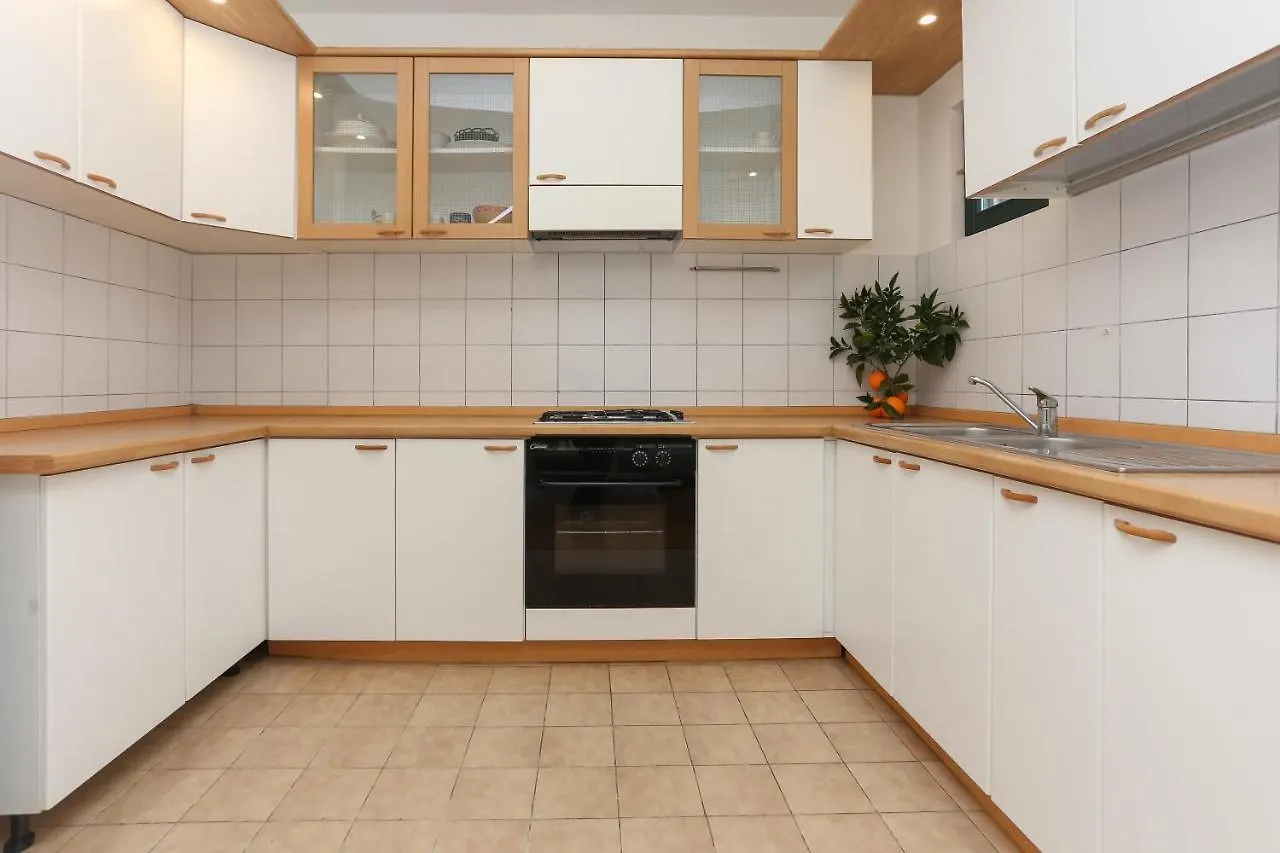 Apartments Marinero 트로기르 0*,  크로아티아