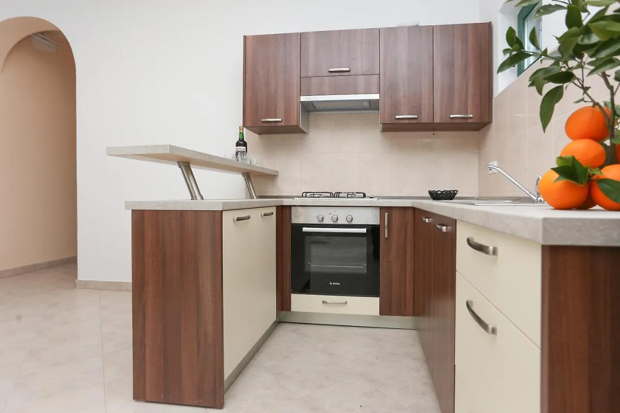 Apartments Marinero Trogir 0*,