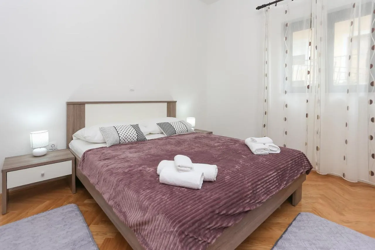 Apartments Marinero 트로기르 0*,