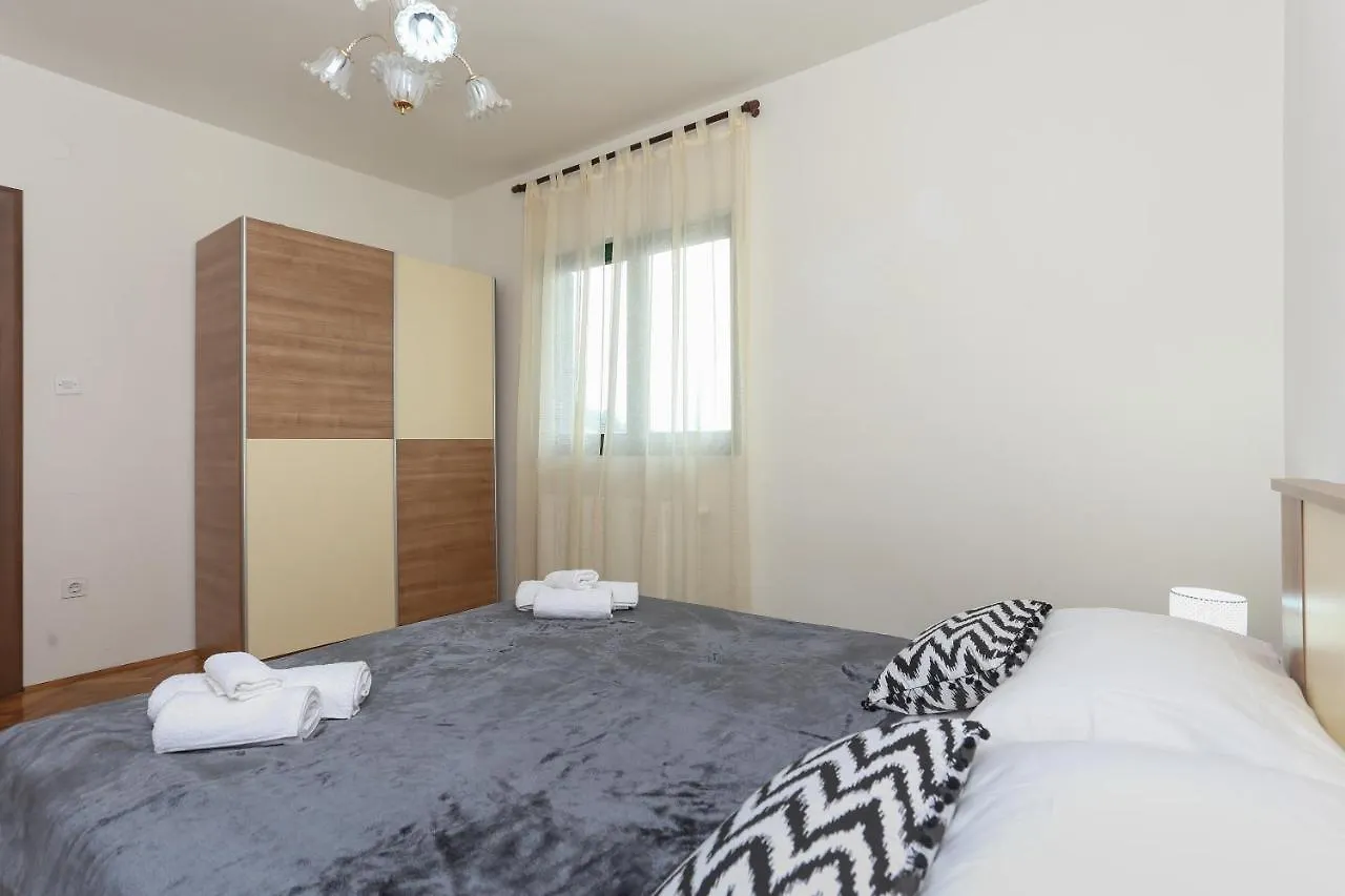 Apartments Marinero Trogir Croatia