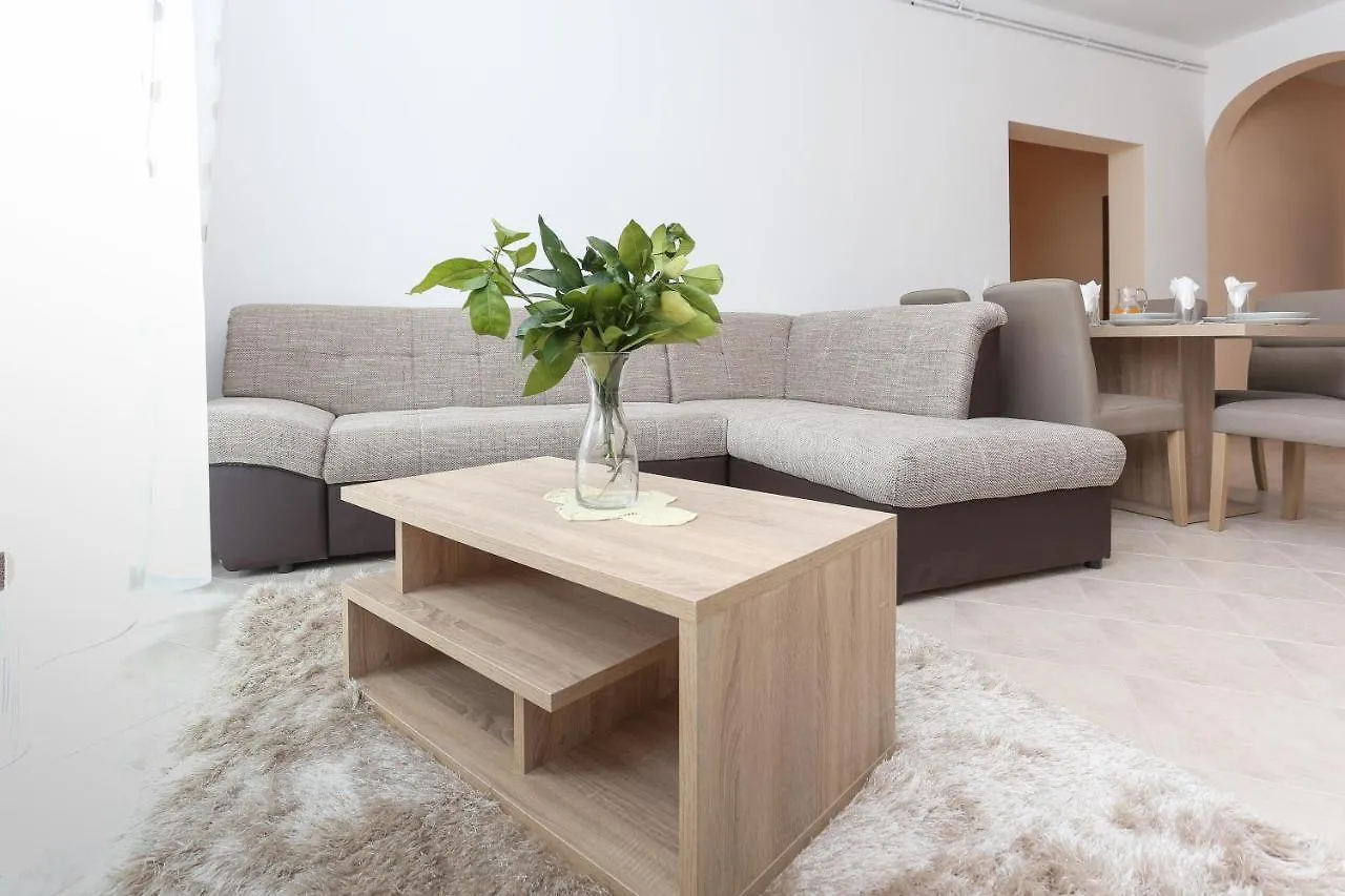 Apartments Marinero Trogir Croatia